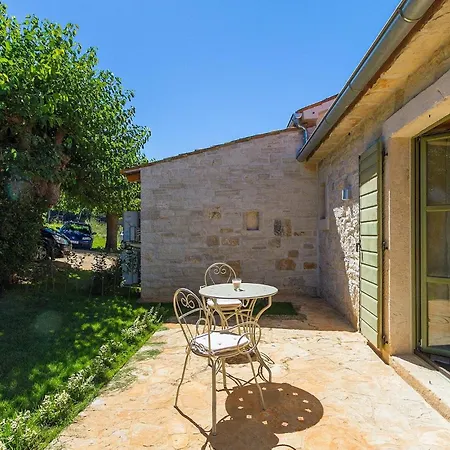 Zvonar Holiday home Rakotule