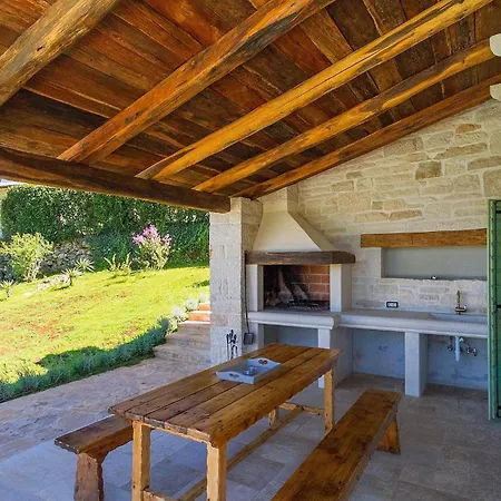 Holiday home Zvonar *